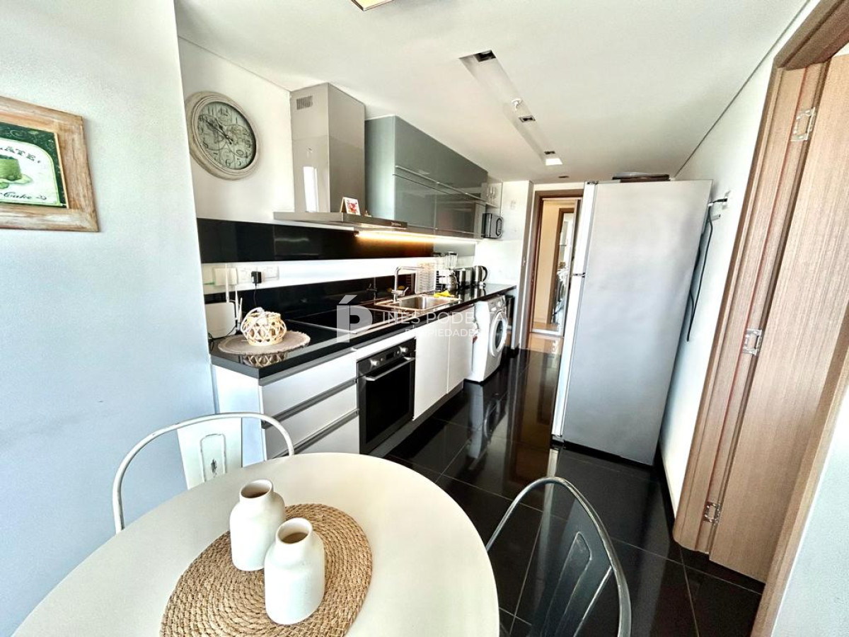 Apartamento ID.40252 - Alquiler brava 2 suites más dependencia de servicio y gran vista