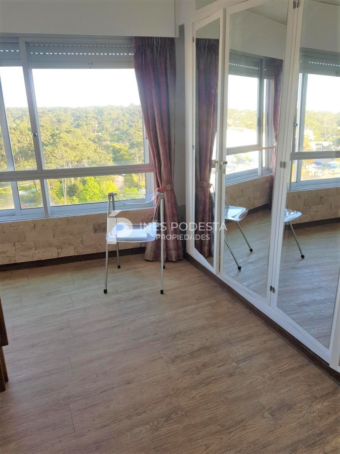 Apartamento ID.1355 - Apartamento en Alquiler, Roosevelt, Punta del Este, 2 Dormitorios.