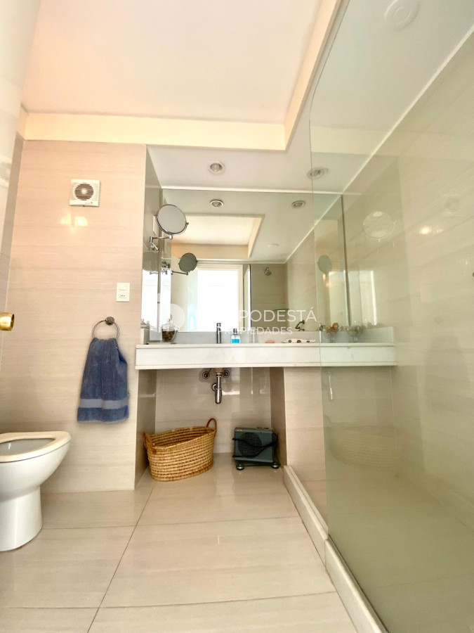 Apartamento ID.4935 - Apartamento en Venta 4 dormitorios zona Puerto