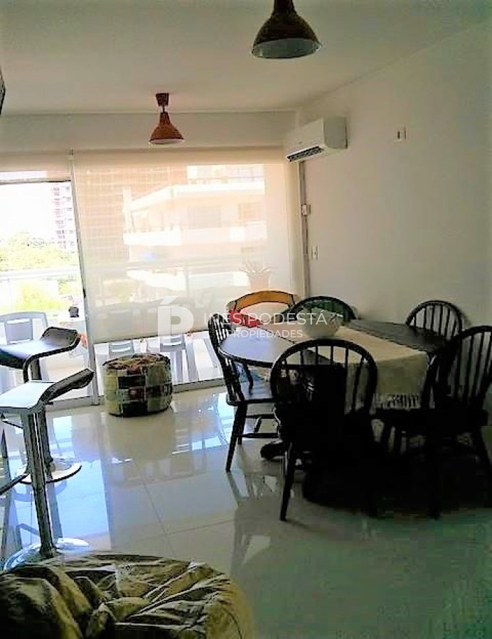 Apartamento ID.6890 - Apartamento en Alquiler, 2 Dormitorios.