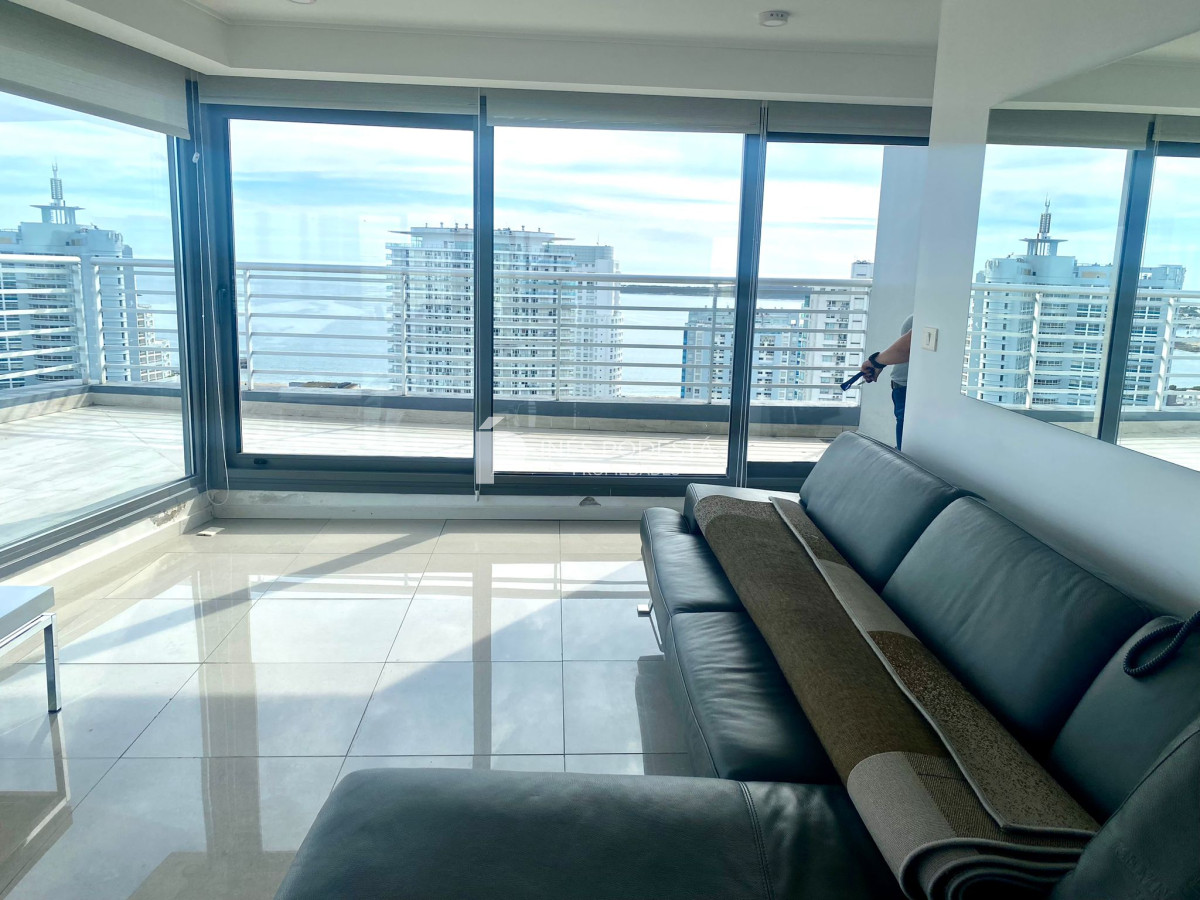 Apartamento ID.40242 - Apartamento Pent-house en Venta Punta del Este 
