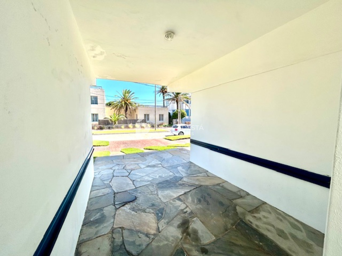 Apartamento ID.40163 - Alquiler en Faro con 3 dormitorios y dependencia de servicio 