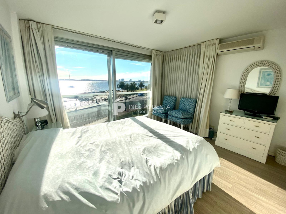 Apartamento ID.4935 - Apartamento en Venta 4 dormitorios zona Puerto