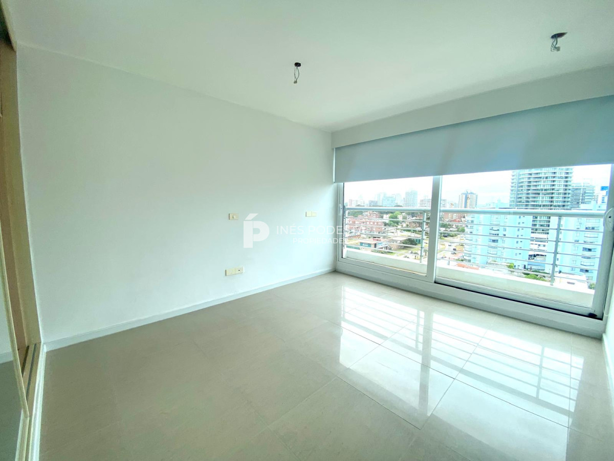 Apartamento ID.7472 - Apartamento en Venta 3 Dormitorios Punta del Este 