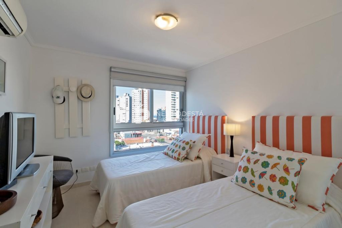 Apartamento ID.7147 - Alquiler de temporada Mansa, Punta del Este, 3 Dormitorios.