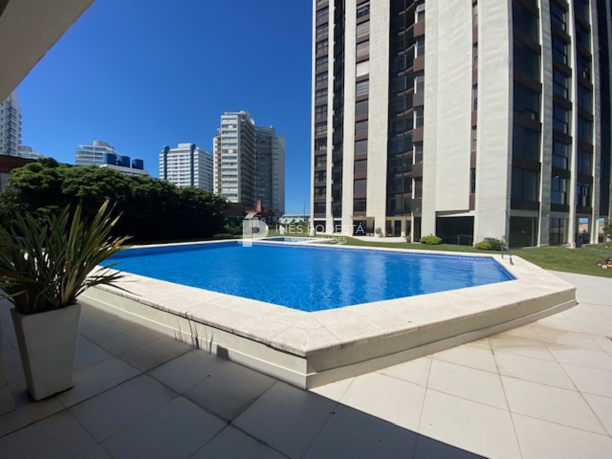 Apartamento ID.2120 - Brava, Punta del Este, 3 suites y dependencia de servicio