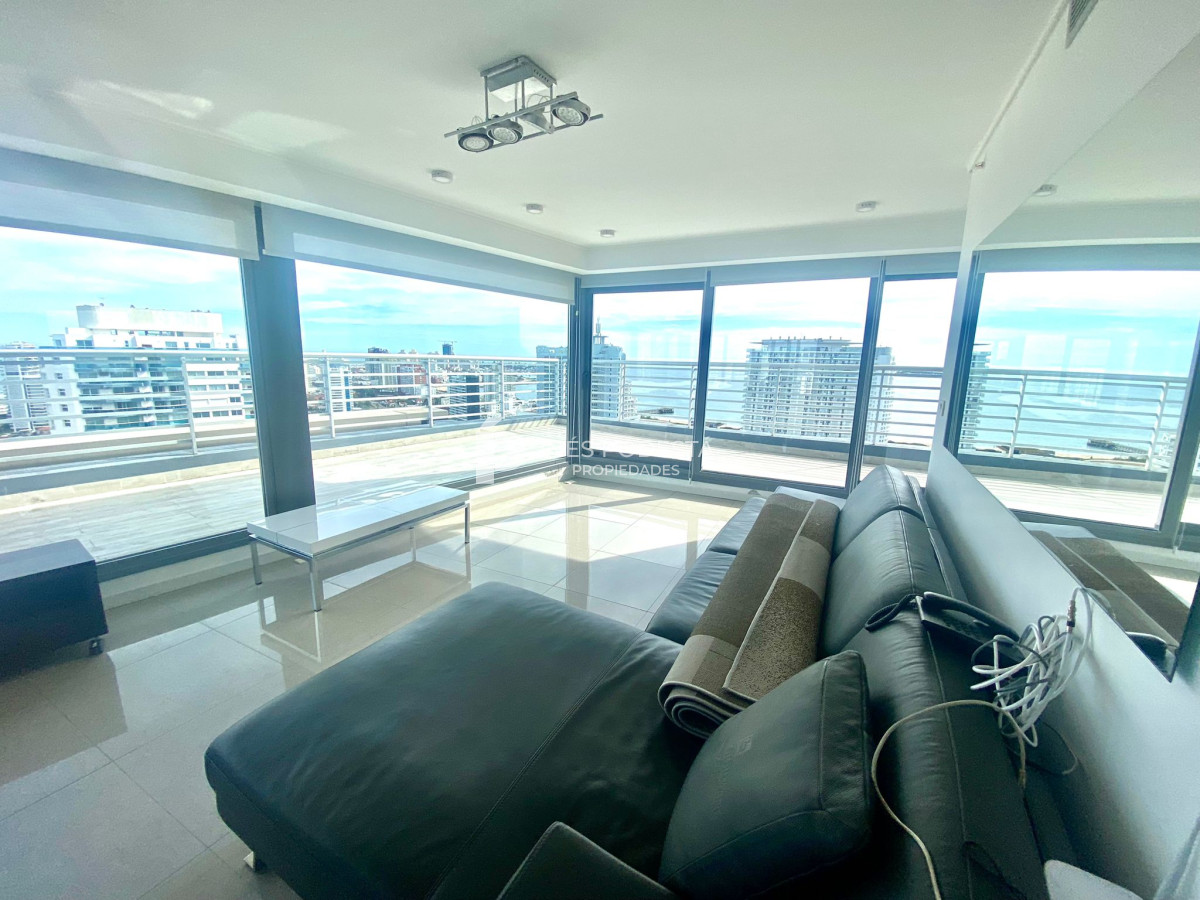 Apartamento ID.40242 - Apartamento Pent-house en Venta Punta del Este 