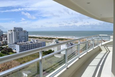 Apartamento en Venta, 3 Dormitorios Brava