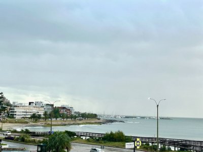 Alquiler Mansa  frente al mar con 2 Dormitorios y 2 baños