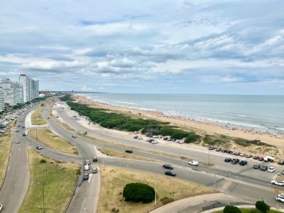 Venta en brava Edificio Pez Espada 3 dormitorios y dependencia de servicio