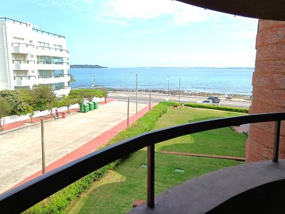 Apartamento en alquiler de 3 dormitorios en Península