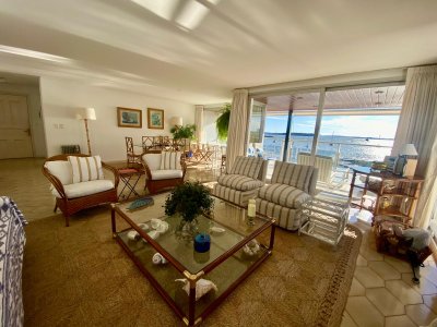 Apartamento en Venta 4 dormitorios zona Puerto