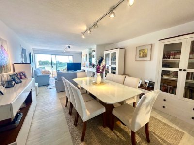Apartamento en Venta 3 dormitorios y dependencia de servicio en Punta del este 