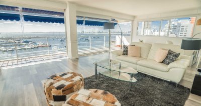 Apartamento en venta frente al puerto de Punta del Este de 6 dormitorios