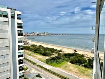Mansa frente al mar