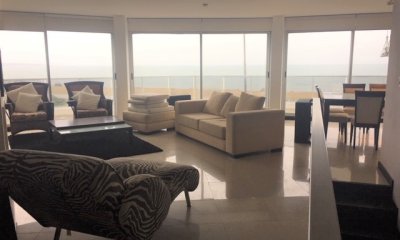 Apartamento dúplex de 3 dormitorios en Venta, Mansa Punta del Este
