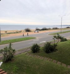 Mansa frente al mar
