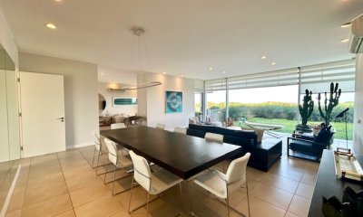 Venta departamento en brava con 3 suites y dependencia de servicio