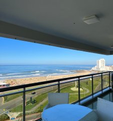 Apartamento en Venta , Brava, Punta del Este, 3 Dormitorios + dependencia