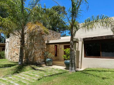 venta y alquiler 4 dormitorios con piscina - ipd2833c