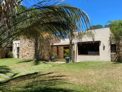 venta y alquiler 4 dormitorios con piscina - ipd2833c