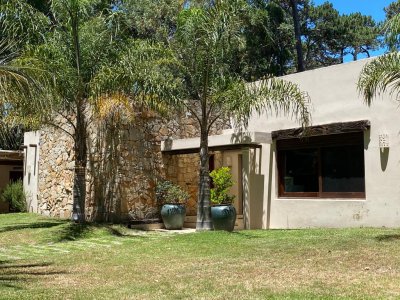 venta y alquiler 4 dormitorios con piscina - ipd2833c