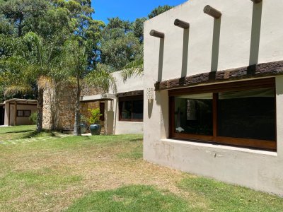 venta y alquiler 4 dormitorios con piscina - ipd2833c