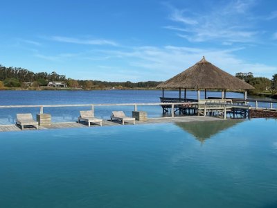 venta en pueblo mio, dos suites mÁs toilette - ipd40180c