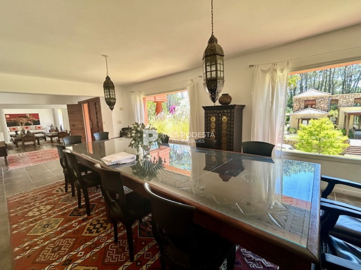 Casa ID.2699 - Alquiler en Manantiales 5 dormitorios y piscina 