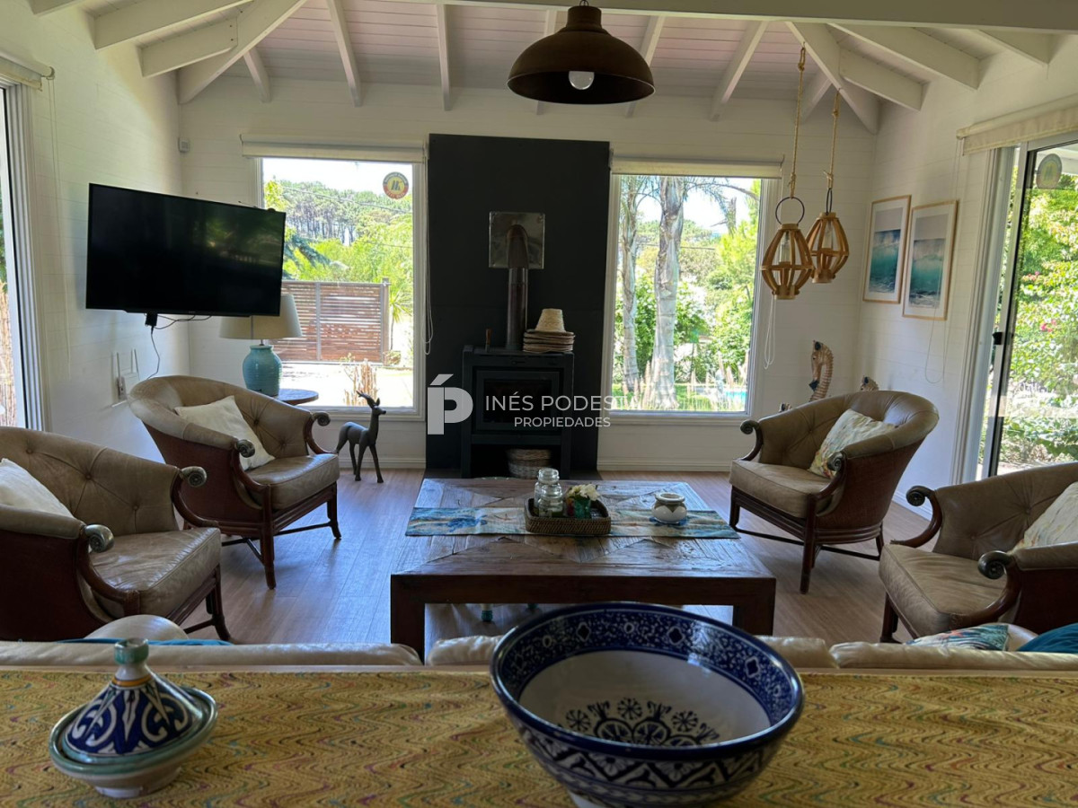 Casa ID.41828 - Alquiler 4 dormitorios y 3 baños