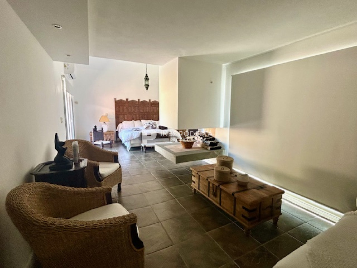 Casa ID.2699 - Alquiler en Manantiales 5 dormitorios y piscina 