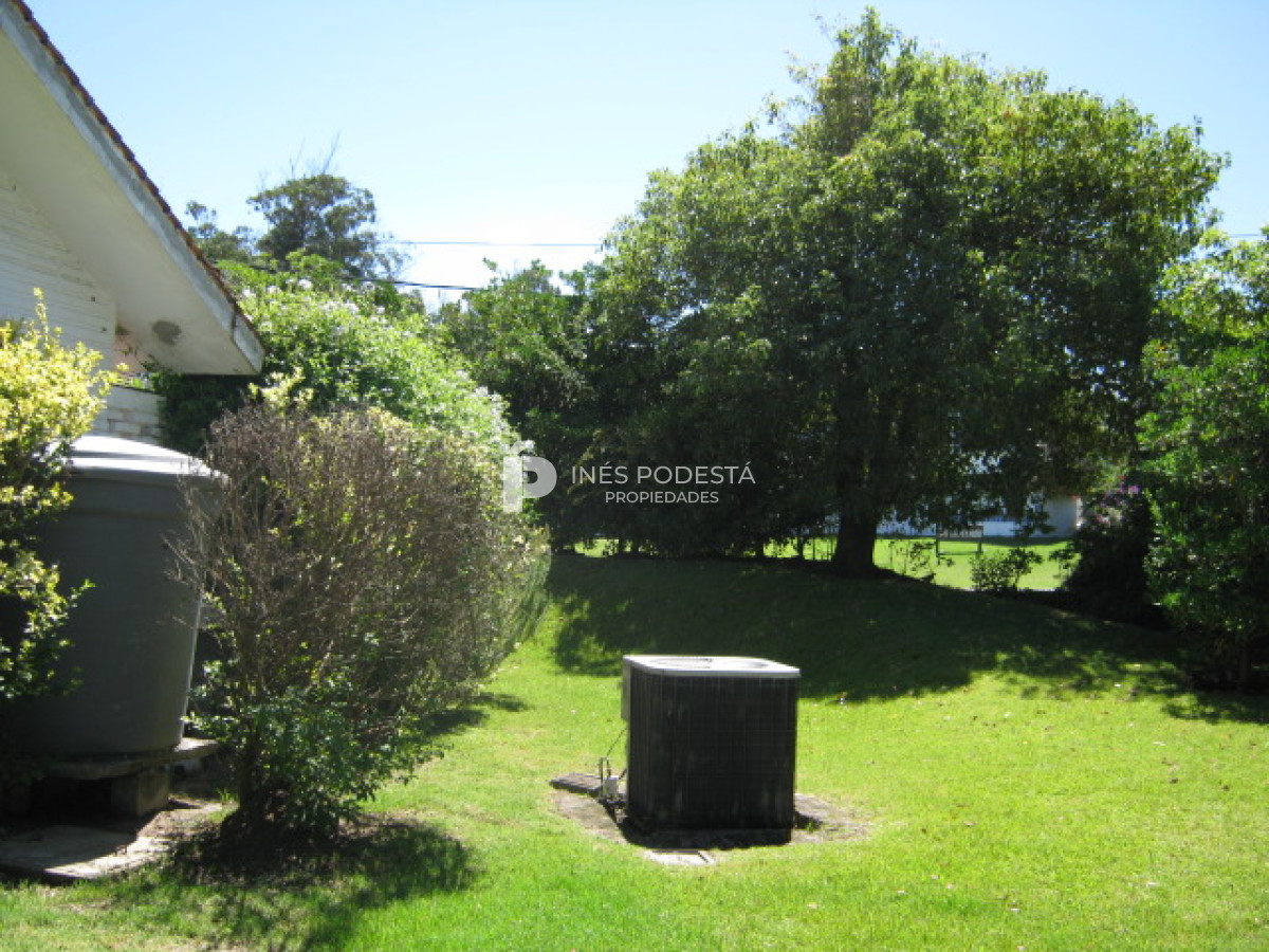Casa ID.2080 - Mansa a 100 mts mar