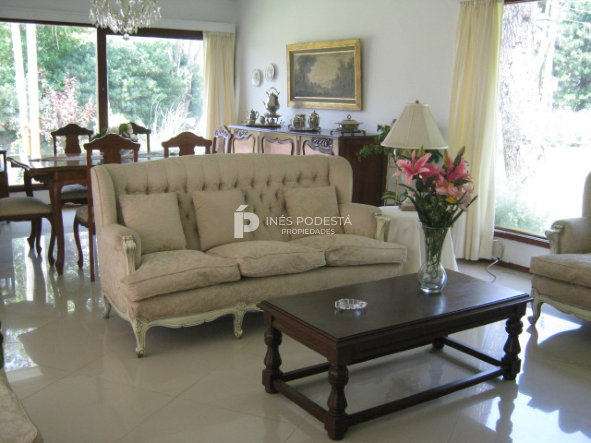 Casa ID.2966 - Mansa, próximo al mar y al Shopping