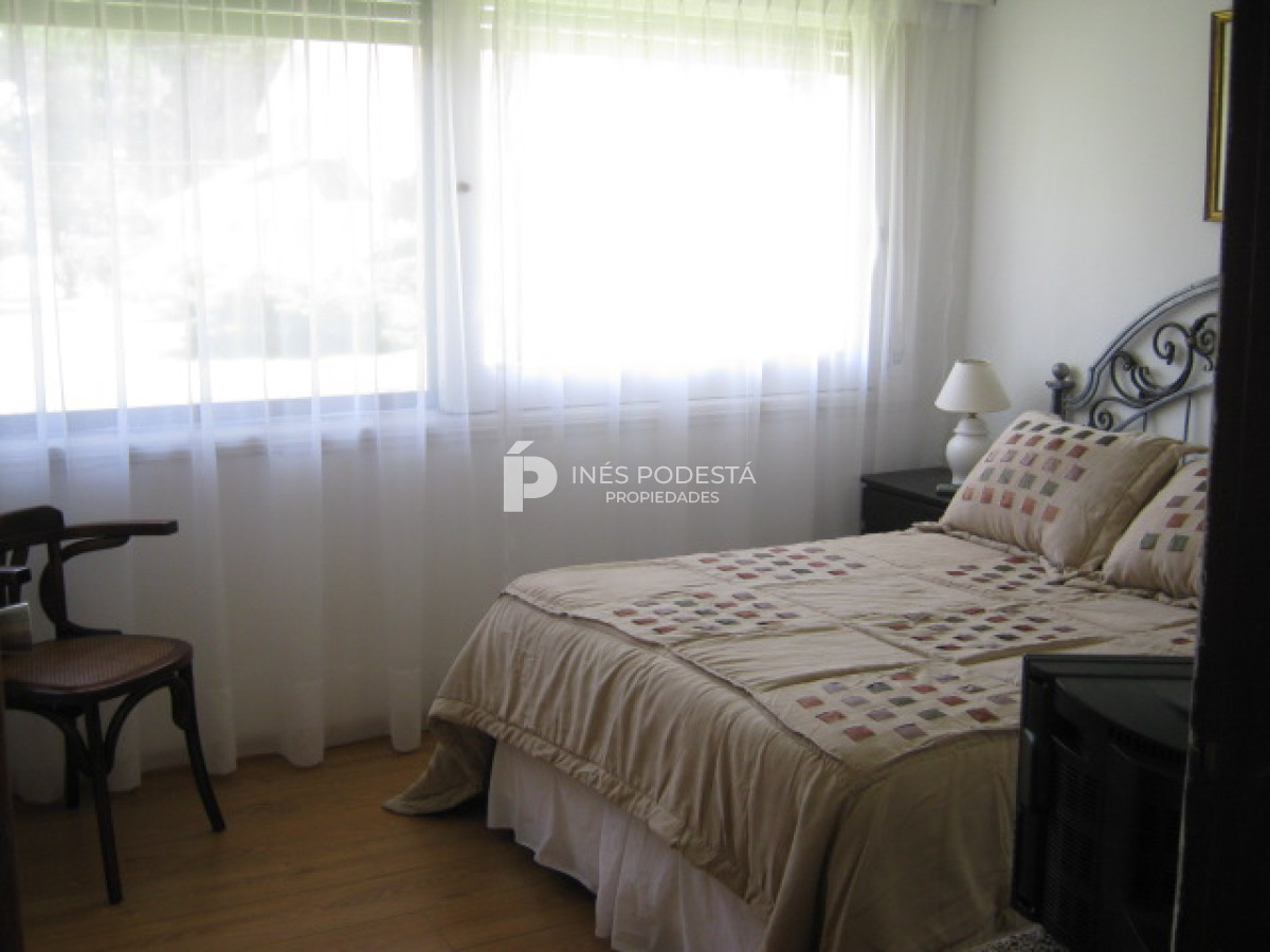 Casa ID.2966 - Mansa, próximo al mar y al Shopping