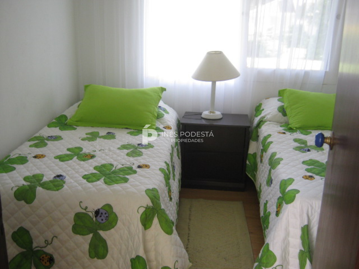 Casa ID.2966 - Mansa, próximo al mar y al Shopping