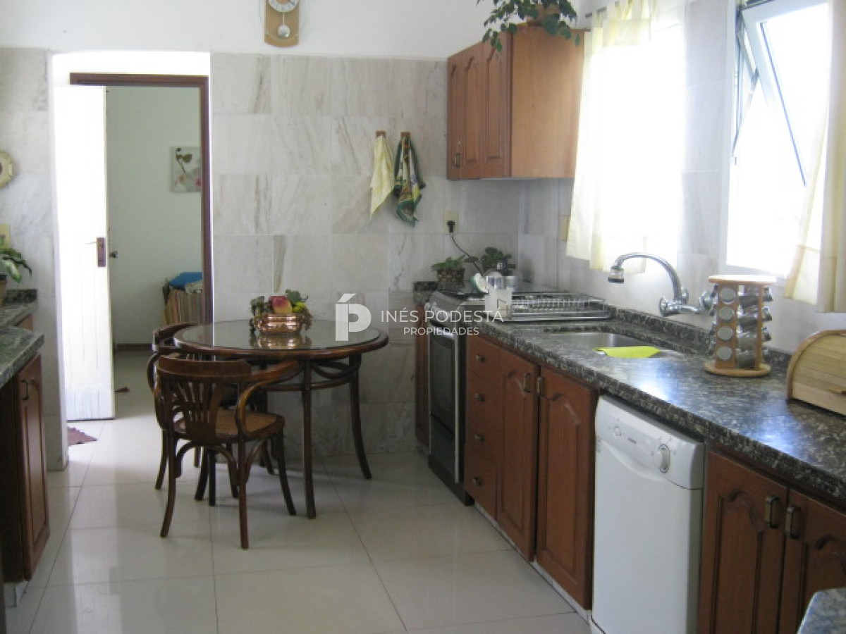 Casa ID.2966 - Mansa, próximo al mar y al Shopping