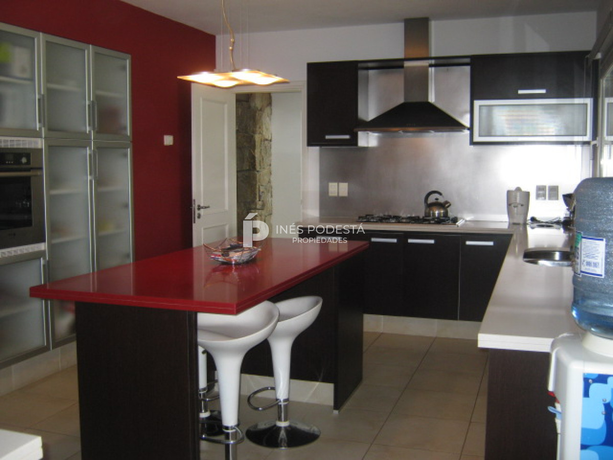 Casa ID.4321 - Rincón del Indio a 200 mts del  mar, 4 dorm y dep. de servicio