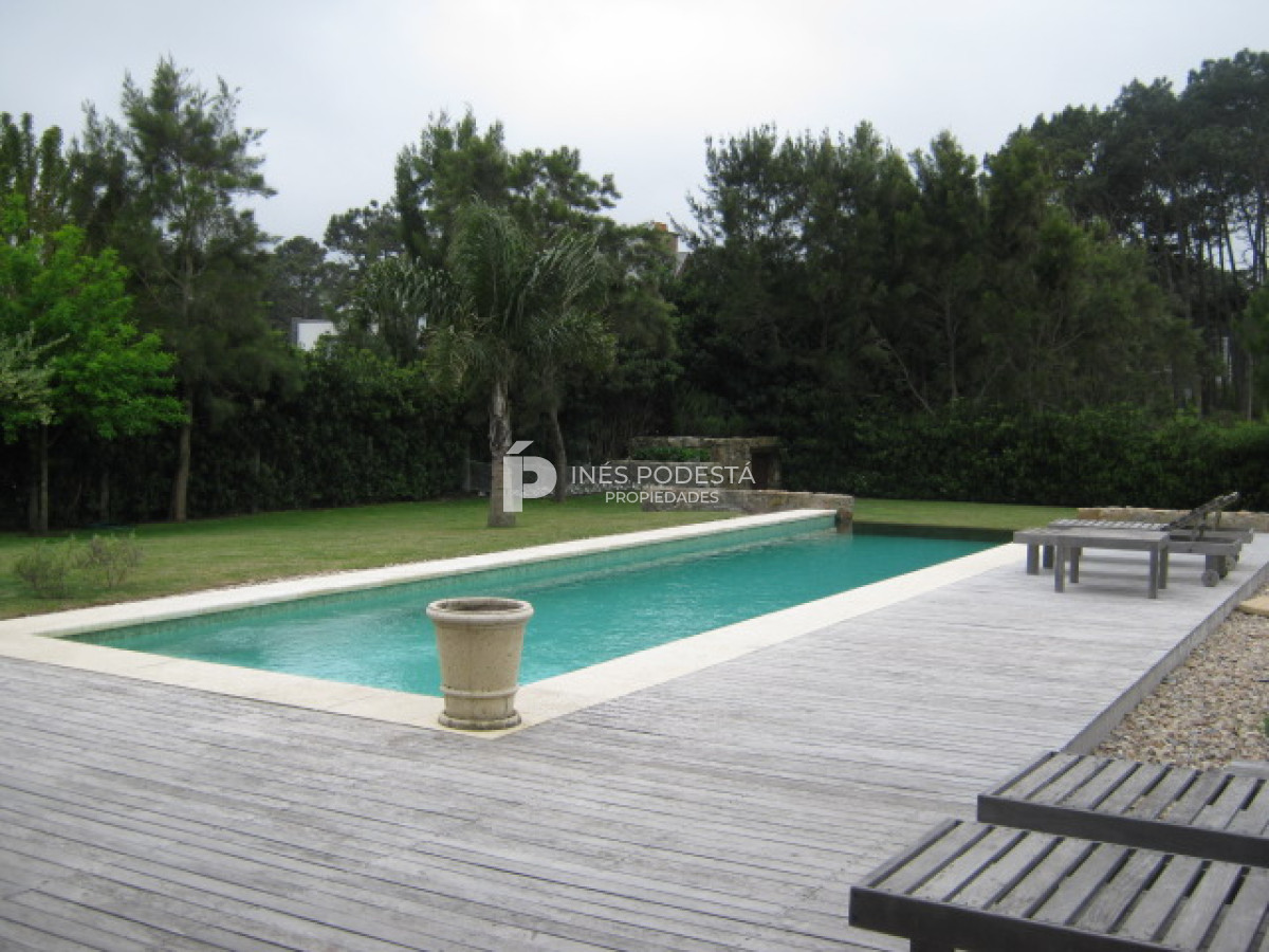 Casa ID.4321 - Rincón del Indio a 200 mts del  mar, 4 dorm y dep. de servicio
