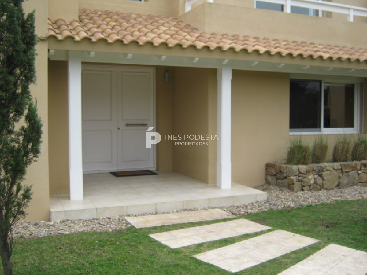 Casa ID.4321 - Rincón del Indio a 200 mts del  mar, 4 dorm y dep. de servicio