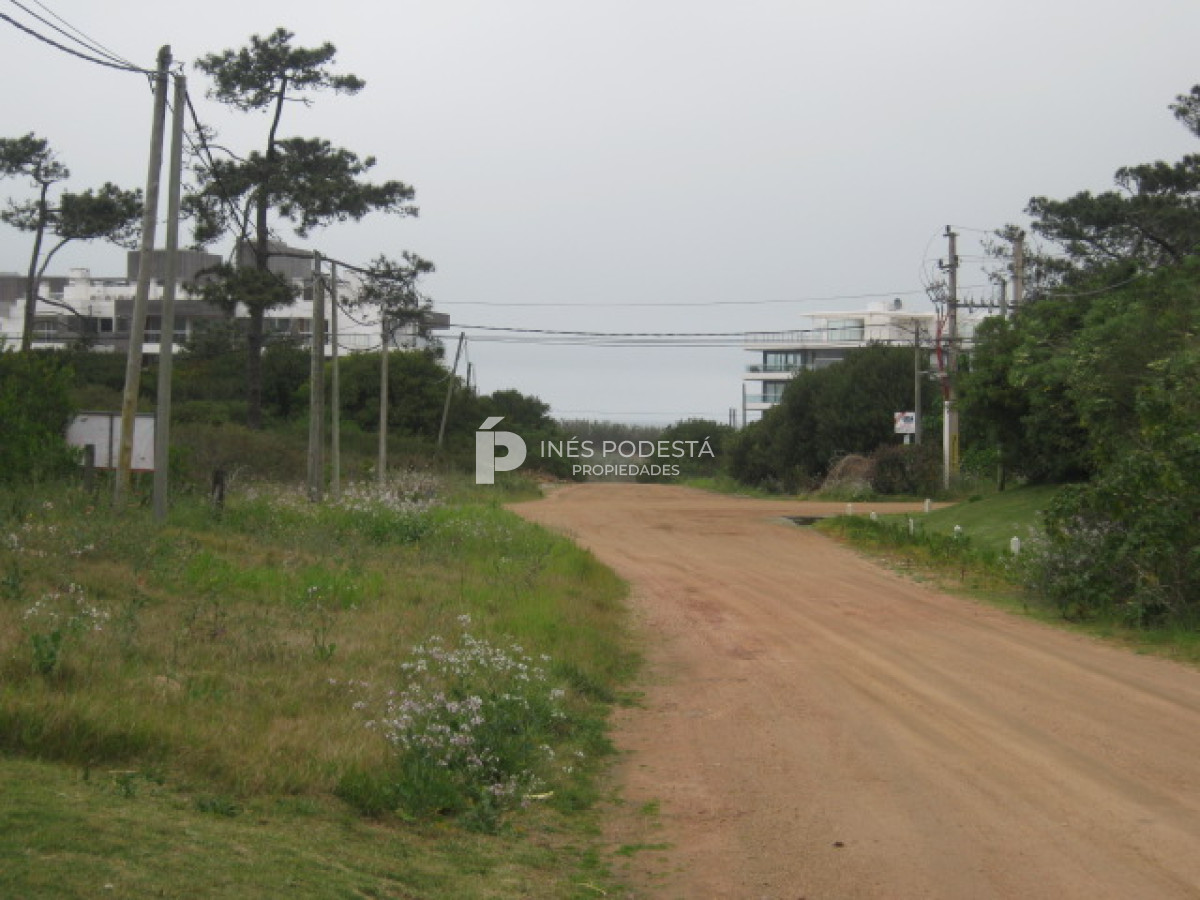 Casa ID.4321 - Rincón del Indio a 200 mts del  mar, 4 dorm y dep. de servicio
