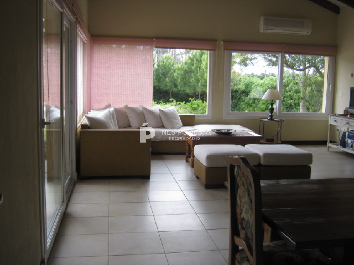Casa ID.4321 - Rincón del Indio a 200 mts del  mar, 4 dorm y dep. de servicio