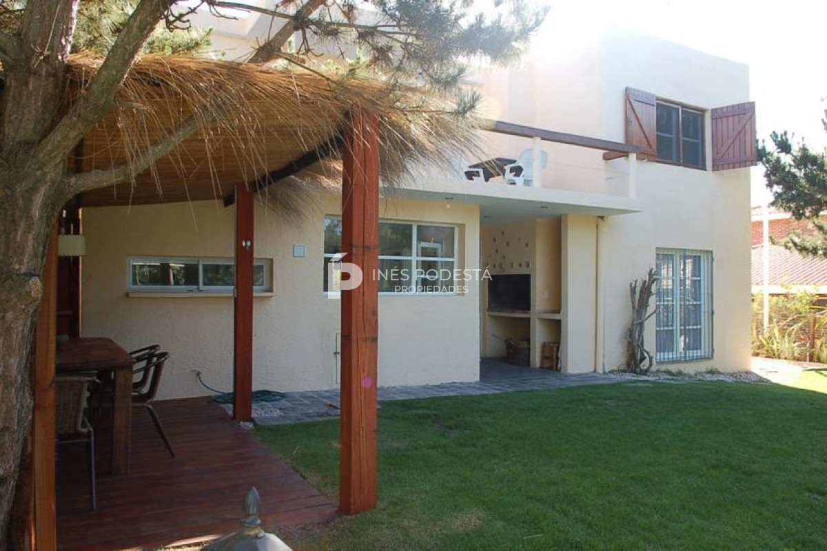 Casa ID.4956 - Casa en Tio Tom de 4 dormitorios