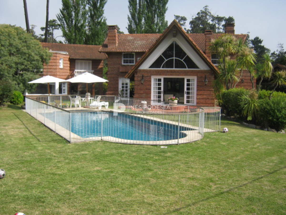 Casa ID.5067 - Muy buena propiedad muy cómoda en Jardines de Córdoba