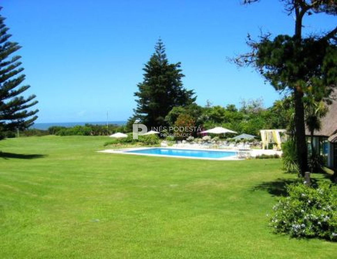 brava a pasos del mar con 6 suites - ipd898c