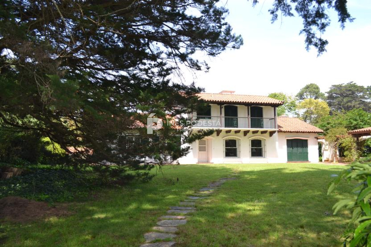 Casa ID.995 - Alquiler casa de 5 dormitorios 