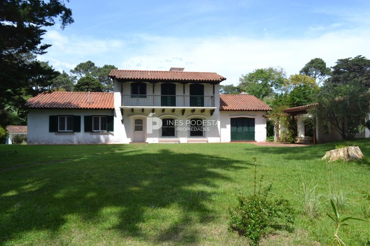 Casa ID.995 - Alquiler casa de 5 dormitorios 