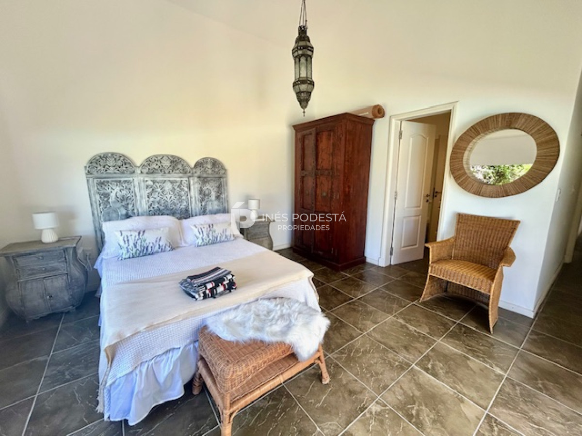 Casa ID.2699 - Alquiler en Manantiales 5 dormitorios y piscina 