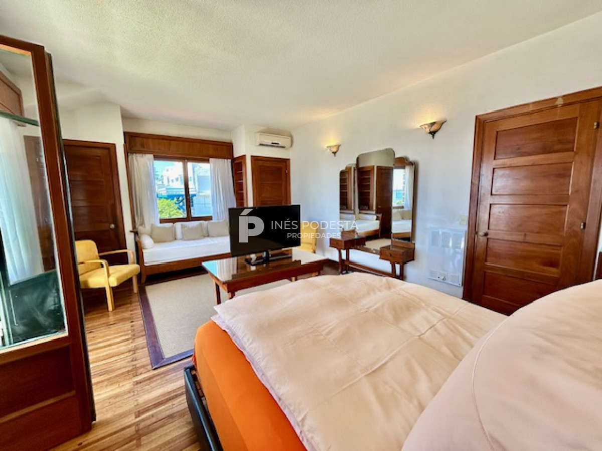 Casa ID.47 - Alquiler en Península, zona faro frente a la mansa con 6 dormitorios y gran vista