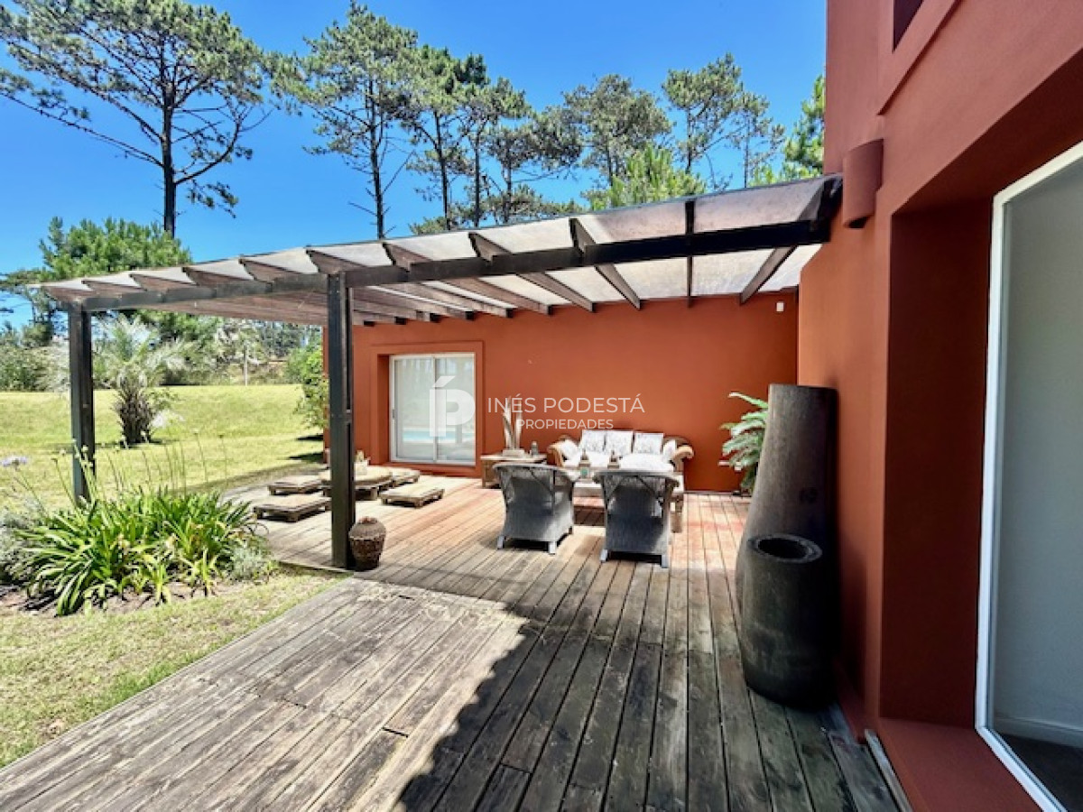 Casa ID.2699 - Alquiler en Manantiales 5 dormitorios y piscina 