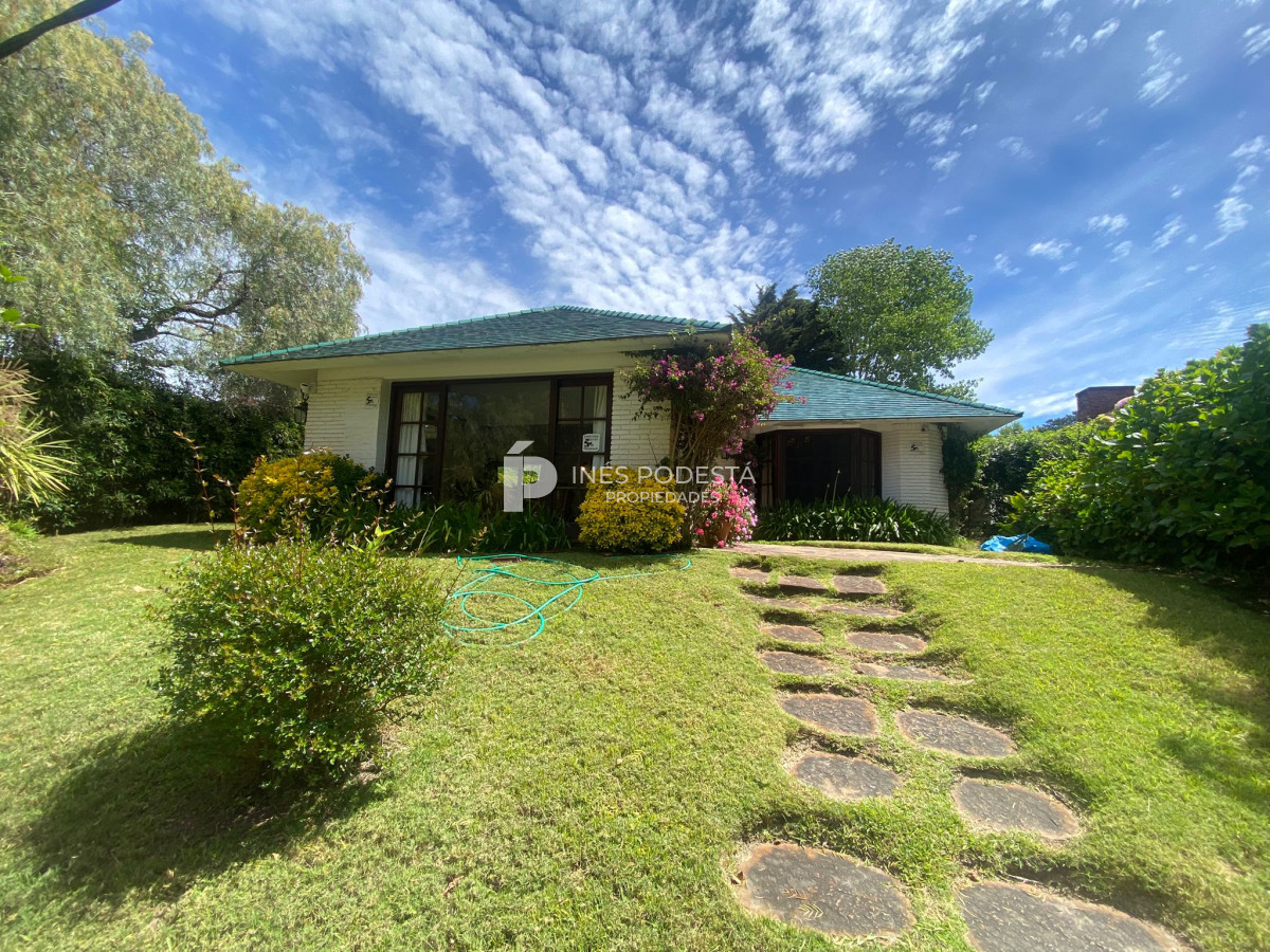 Casa ID.92 - Alquiler 3 dormitorios y dependencia de servicio